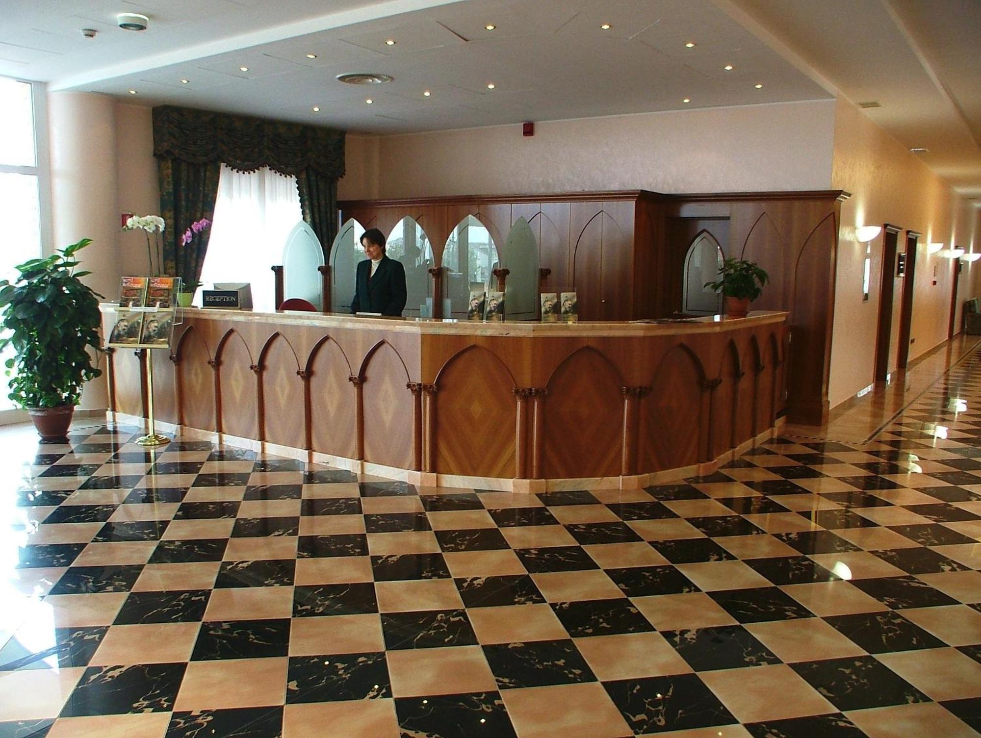 Hotel Centro Di Spiritualita Padre Pio San Giovanni Rotondo Exterior foto