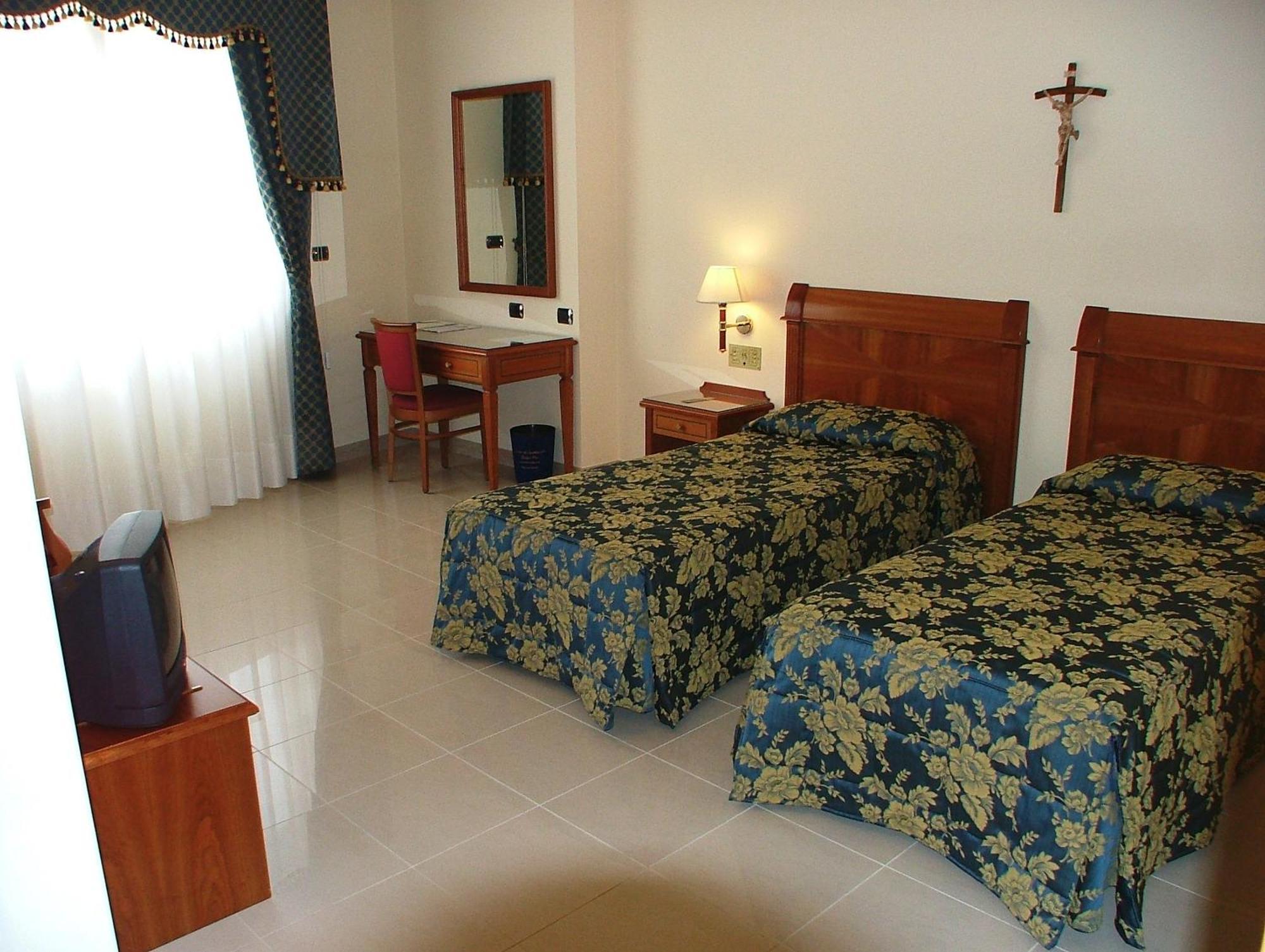 Hotel Centro Di Spiritualita Padre Pio San Giovanni Rotondo Exterior foto