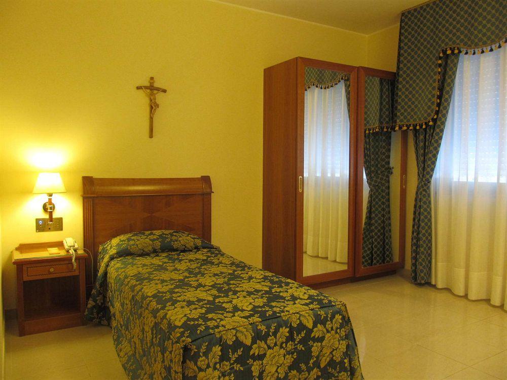 Hotel Centro Di Spiritualita Padre Pio San Giovanni Rotondo Exterior foto